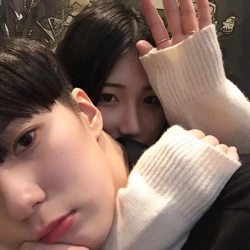 daisy妤故の情侣头像情头单张韩系