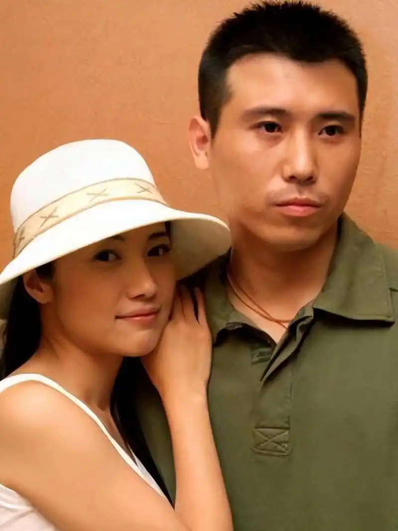 李乃文在结婚之后,他老婆让他把收入全部上缴,可是有一次,他老婆在