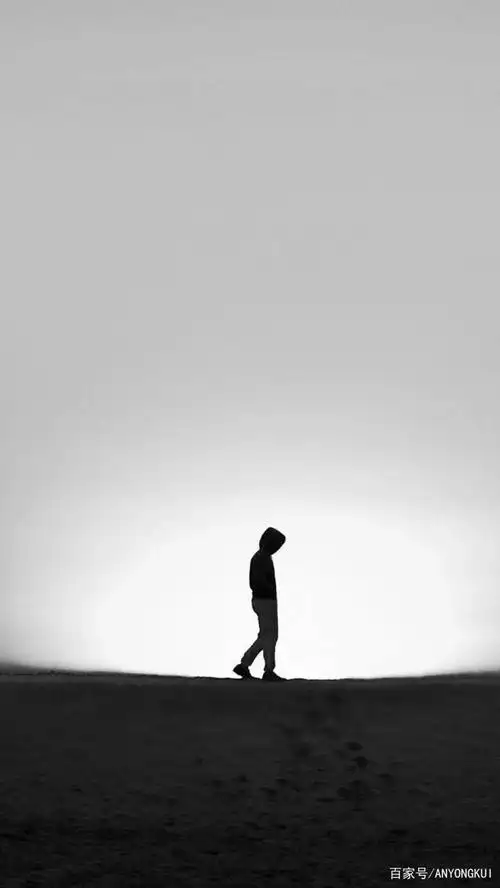 下面图片中的谁最孤独?