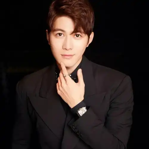 陈学冬当年凭借着小时代里面的崇光一角 火遍大江南北_圈子-新氧美容