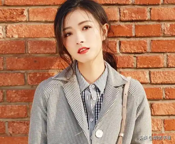 "鲜为人知的是,饰演者万茜竟然和这个角色的经历高度重合.