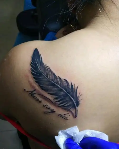 羽毛纹身图片_欧美写实纹身图案