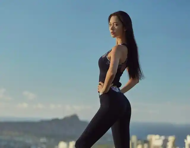 运动时尚美女,黄金比例身材,完美气质