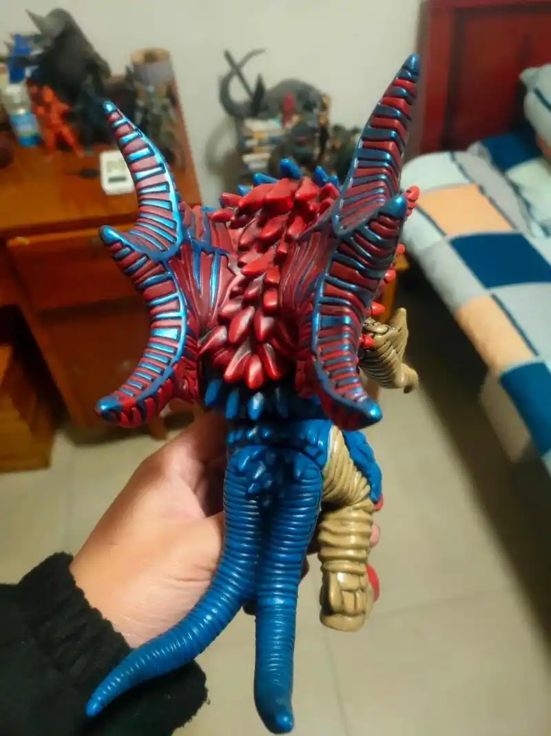 邪神格里姆德 邪神格里姆德,怪兽软胶重涂,初登场于泰迦剧场版里面的