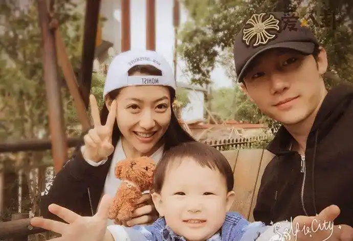 白冰自曝离婚已经好几年 白冰不是和老公很恩爱吗深扒两人爱情