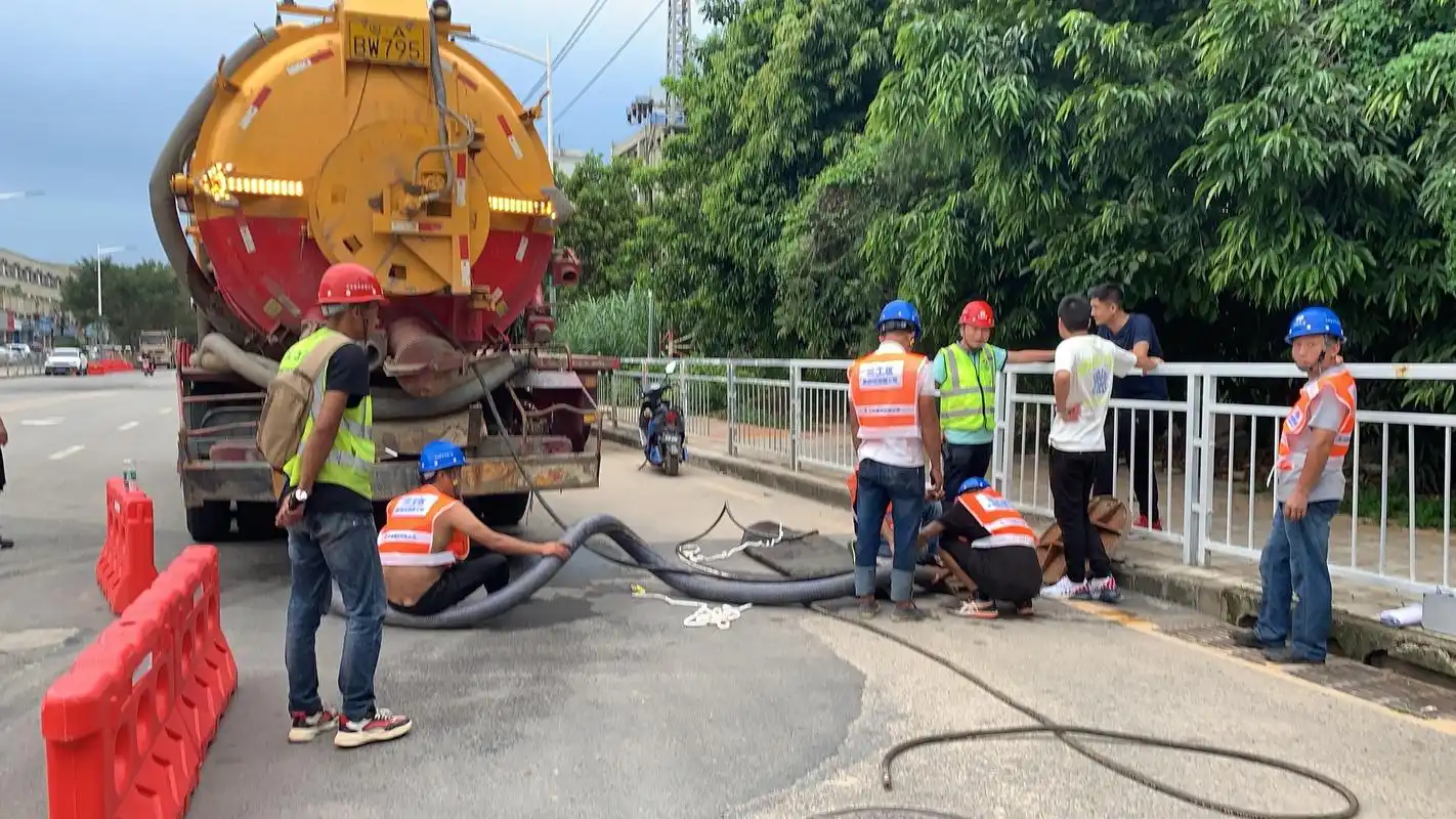 管道清淤,下水道清淤,排水管清淤箱涵清淤,淤泥清运