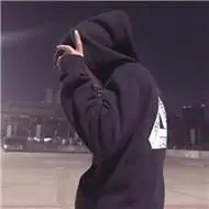 剪刀手男生头像帅气好看比剪刀手的男生头像图片