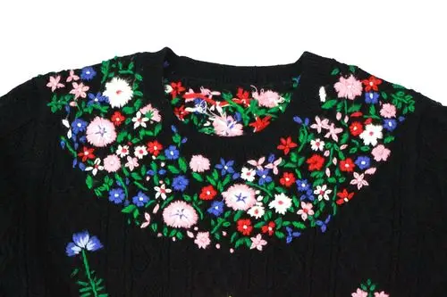 手工绣花套头毛衣