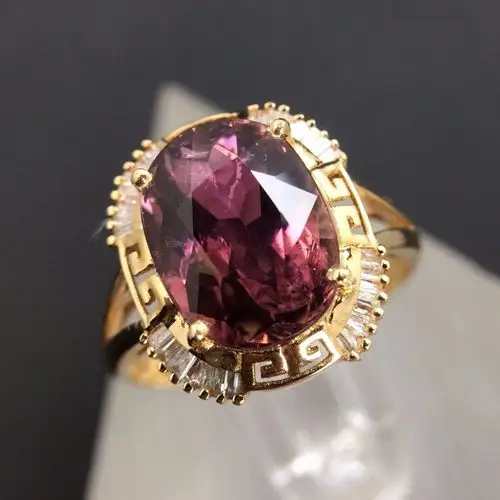 18k金镶卢比来碧玺戒指