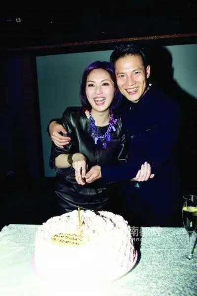 杨千嬅39岁庆生黄伟文到贺破不和