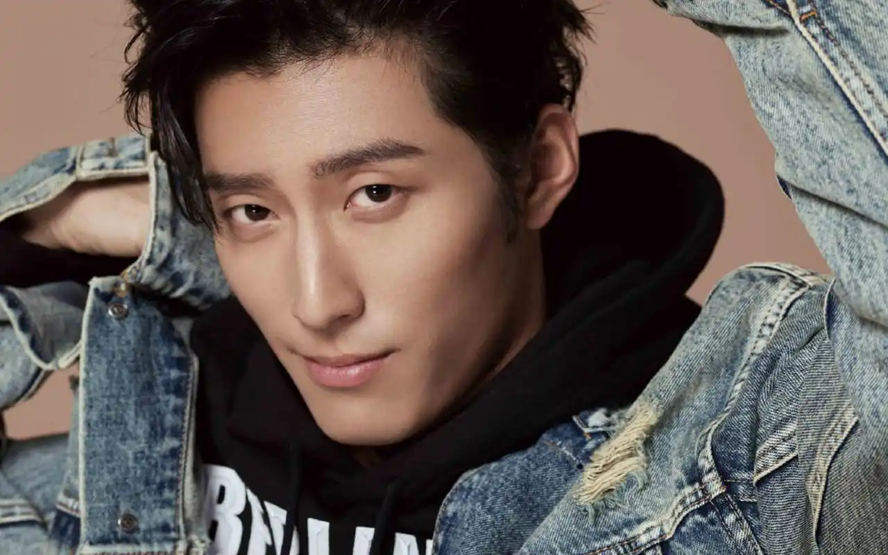 窦骁魅力写真图片桌面壁纸