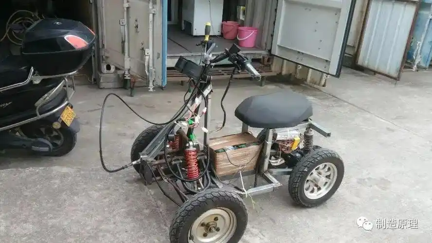 放大招国内牛人耗时一月打造四轮电动车