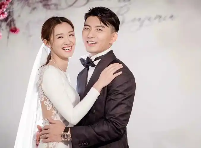 贴文一经发布,圈内好友胡定欣,周励淇,黄嘉乐,吴若希以及陈山聪等人