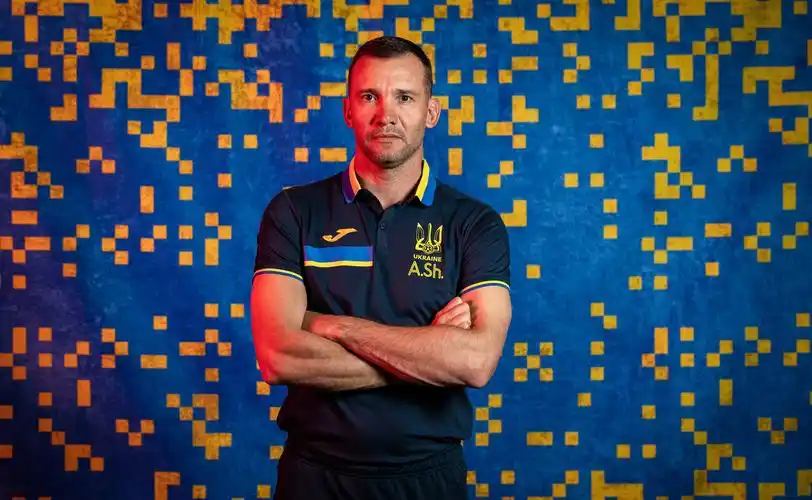 特写|5年重塑乌克兰足球,教练席上的舍甫琴科帅气威严