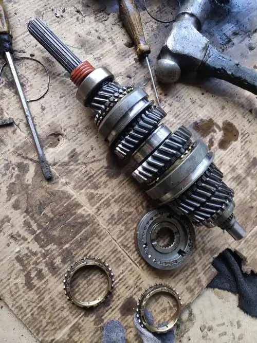 五菱之光小五速变速箱拆装视频或者图片有没有不知道哪一个是34档同步