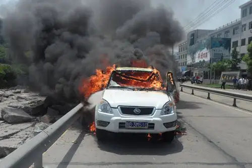 二手车鉴定评估技术之火烧车