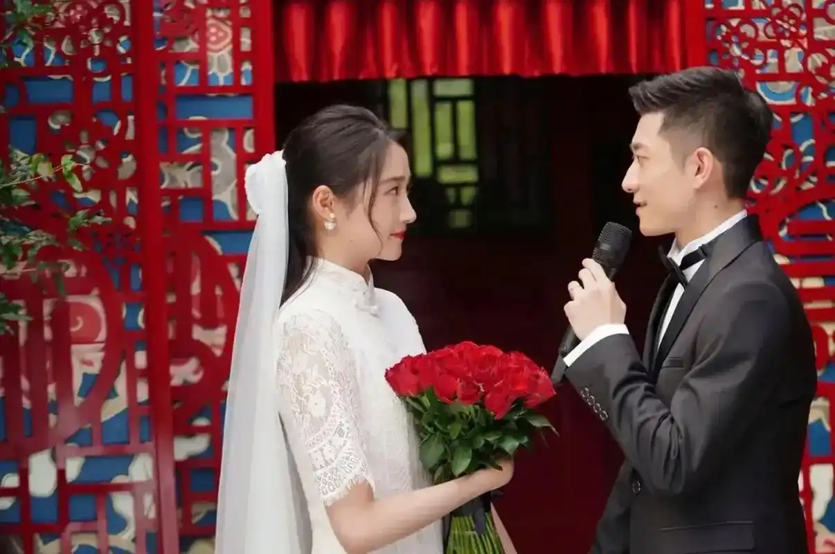 关晓彤和张一山结婚了!那鹿晗呢?网友都在猜测!