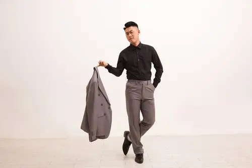 个人信息姓名:张厦性别:男国籍:中国身高:170cm体重