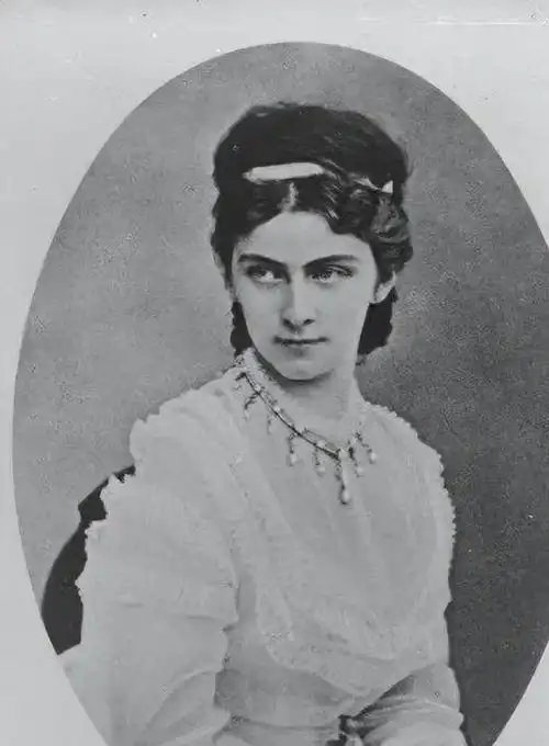 茜茜公主的五妹索菲两次被退婚儿女双全幸福半生50岁被烧死