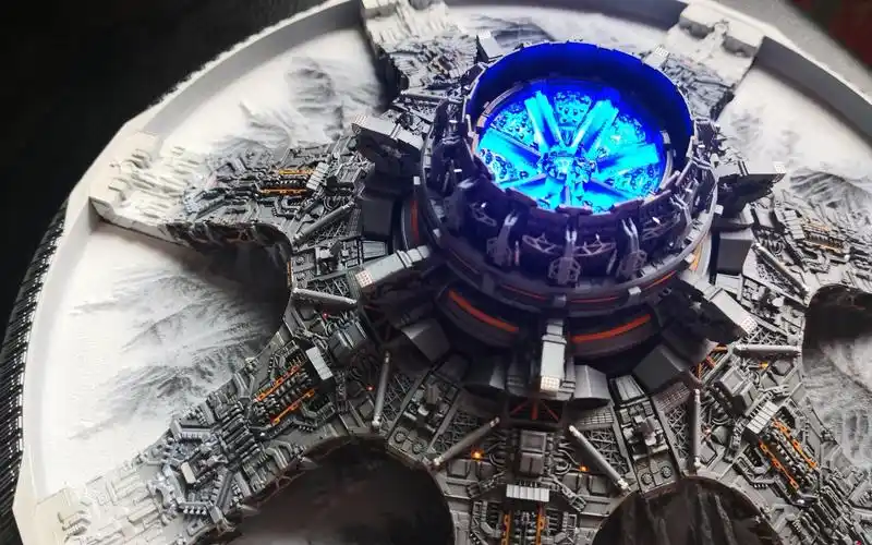 流浪地球苏拉威西三号转向发动机模型拆箱