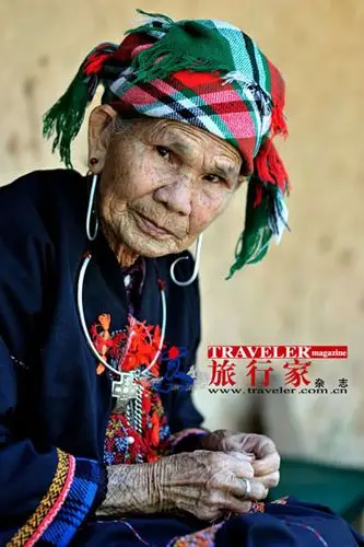 海南黎人:槟榔树下老太太八十赛姑娘(组图)(3)