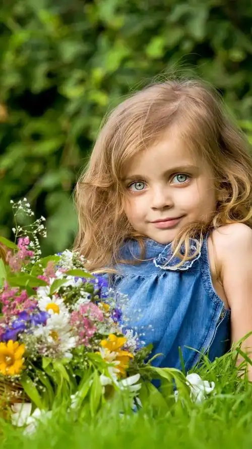 夏天可爱的金发小女孩 750x1334 iphone 8/7/6/6s 壁纸,图片,背景