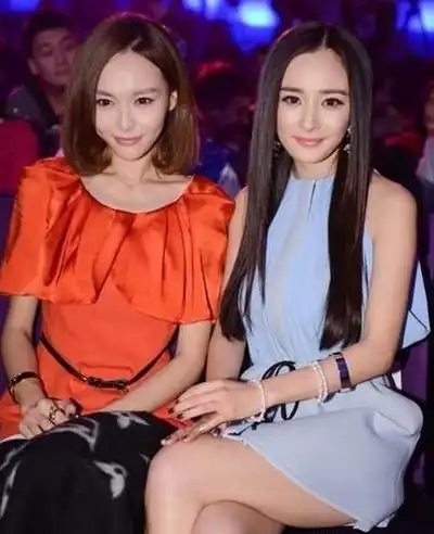 【图】唐嫣和杨幂怎么认识的 自曝两人订好了娃娃亲_大陆星闻_明星-超