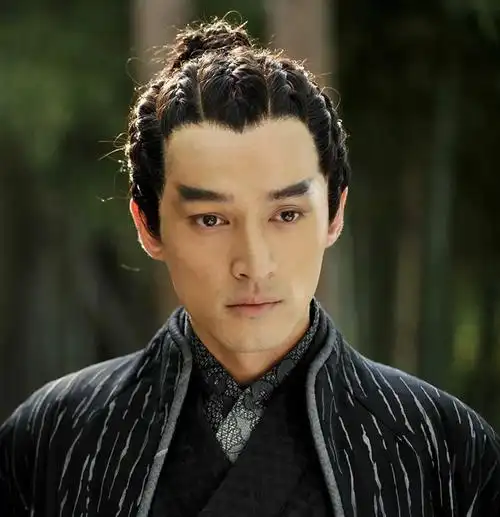 宇文拓演员:胡歌配音:胡歌隋朝司徒公,昆仑镜转世者,轩辕黄帝族嫡系