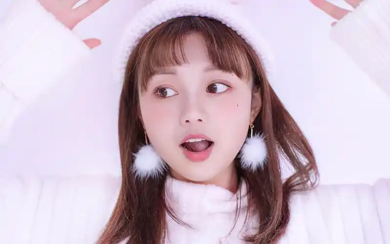 戴帽子的女孩甜美可爱写真图片桌面壁纸