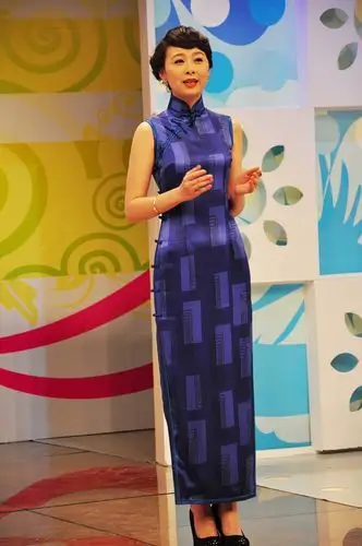 主持人周瑾演绎一布旗袍