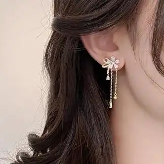 周宝福耳坠女气质高级感2024长款流苏皓石花朵纯银耳钉耳环新款耳饰长