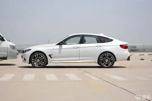 【宝马3系gt2020款330i m运动曜夜版正侧车头向左水平汽车图片-汽车