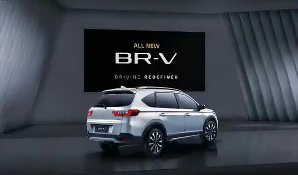 本田brv报价及配置,最亲民七座suv!本田br-v即将国产,搭1.