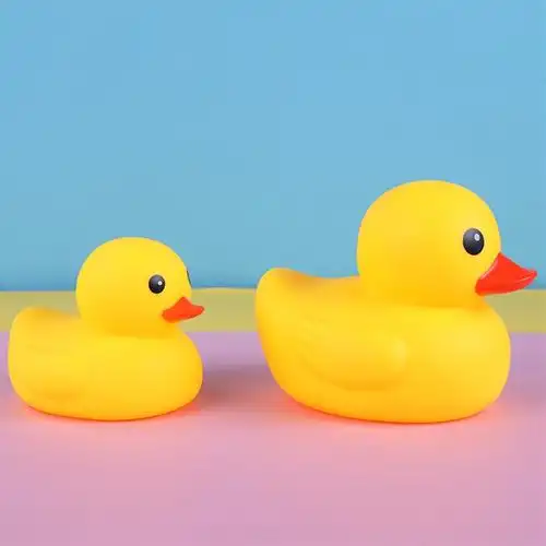 搪胶大黄鸭玩具儿童洗澡戏水发声玩具小黄鸭婴儿捏捏叫玩具