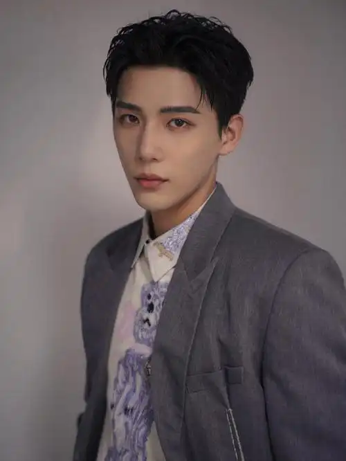 王安宇主持东方卫视春晚##王安宇瘦了