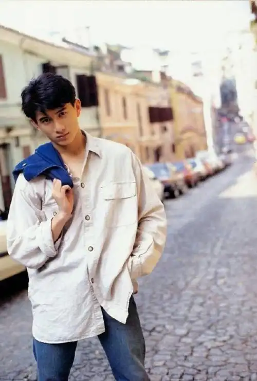 吴奇隆年轻的图片(吴奇隆最经典的一张照片)