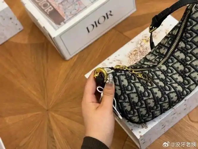 迪奥dior miss月牙包