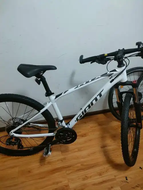 二手新款捷安特atx830山地车s码27.5轮24速油碟前叉可以锁死白色