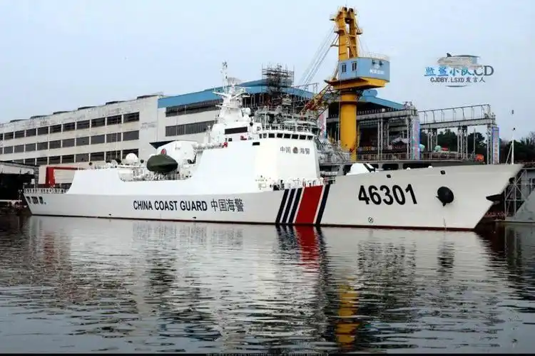 节后饺子接着下 船厂里军舰扎堆开足马力建