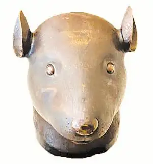 圆明园鼠首铜像