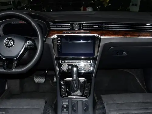 大众 迈腾 2018款330tsi dsg 尊贵型  2019款迈腾 330tsi dsg 豪华型