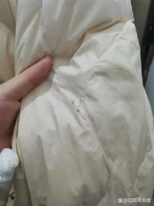 只是白色看得出脏 会不会黑色衣服其实也发霉了只是看不出来