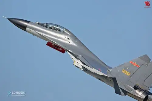 中国空军最新型歼-11bs多用途战机高清近照!