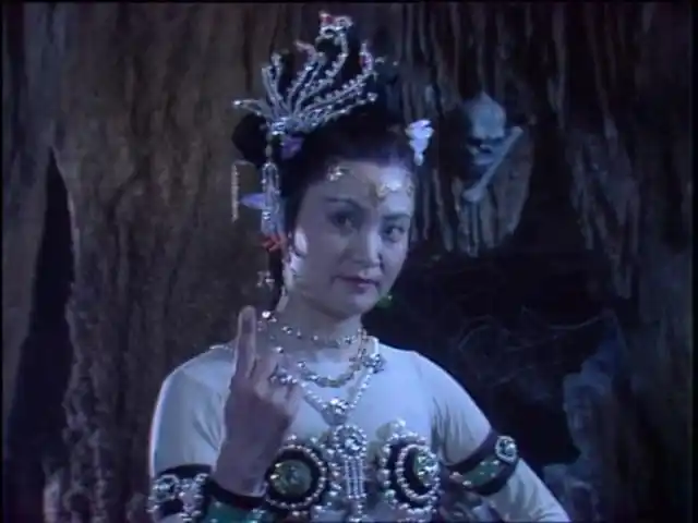 中的白骨精实在算不了美女,可绝对是《西游记》中名气最大的妖怪了