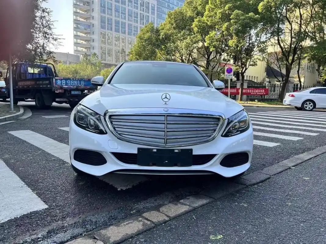 奔驰c200l加长四驱立标