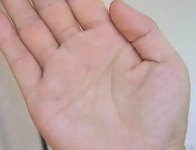 手相断掌纹的女人未必克夫