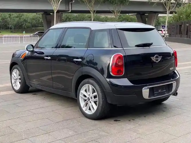 13年宝马mini迷你越野大吉普,1.6最高配,五门越野,飞