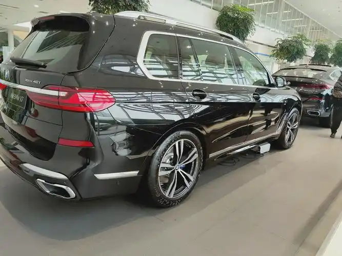 宝马x7到店实拍 激光大灯惹人爱_车家号_发现车生活_汽车之家