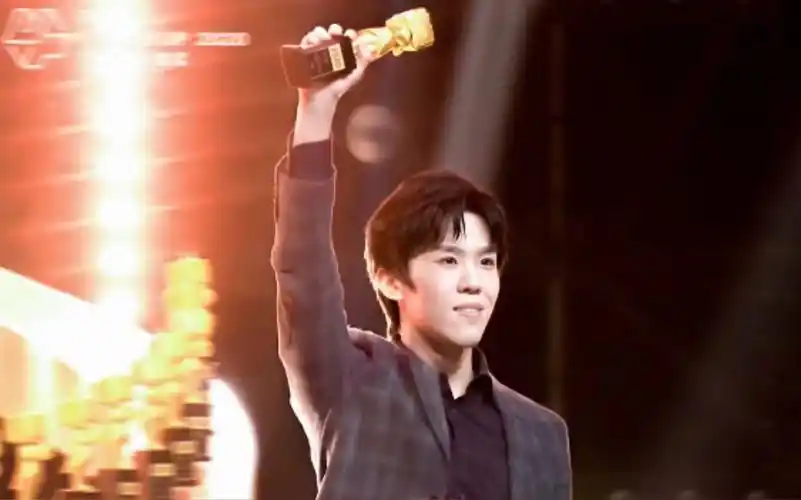 【老番茄】百大颁奖cut_哔哩哔哩_bilibili