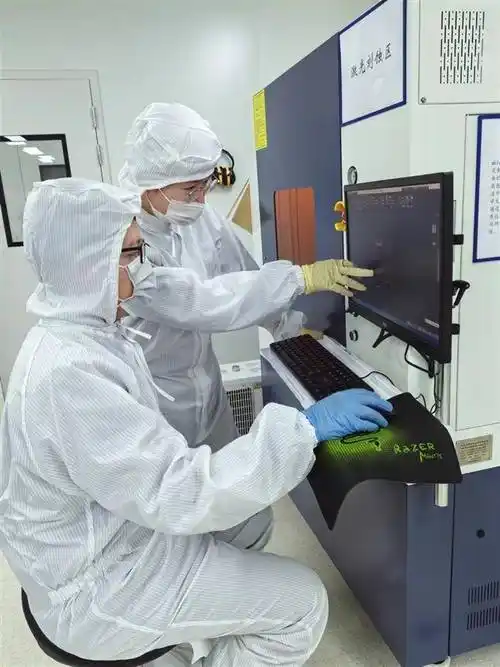 硬币大小的芯片如火眼金睛光谷实验室攻克量子点短波红外成像芯片新